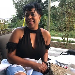 Meet your Posher, Claudine